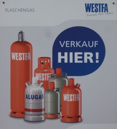 Verschiedene Gasflaschen der Marke WESTFA